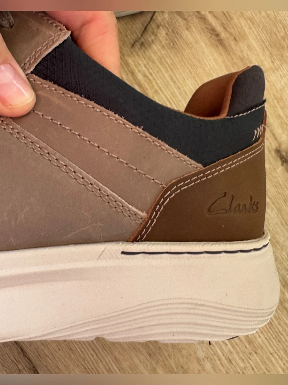 Clarks Men’s Motion Lace-Up Sneakers in Taupe 7.5 new